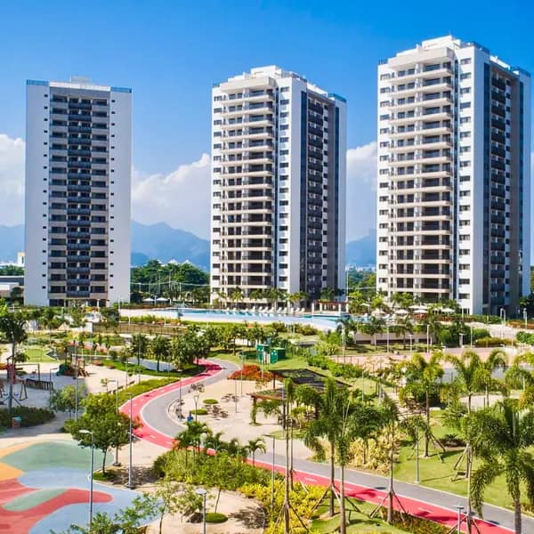 Colégio pH no Ilha Pura: Educação de Excelência Dentro do Bairro Planejado 1 Vista do bairro planejado Ilha Pura na Barra da Tijuca, com parque central, áreas verdes e condomínios residenciais.